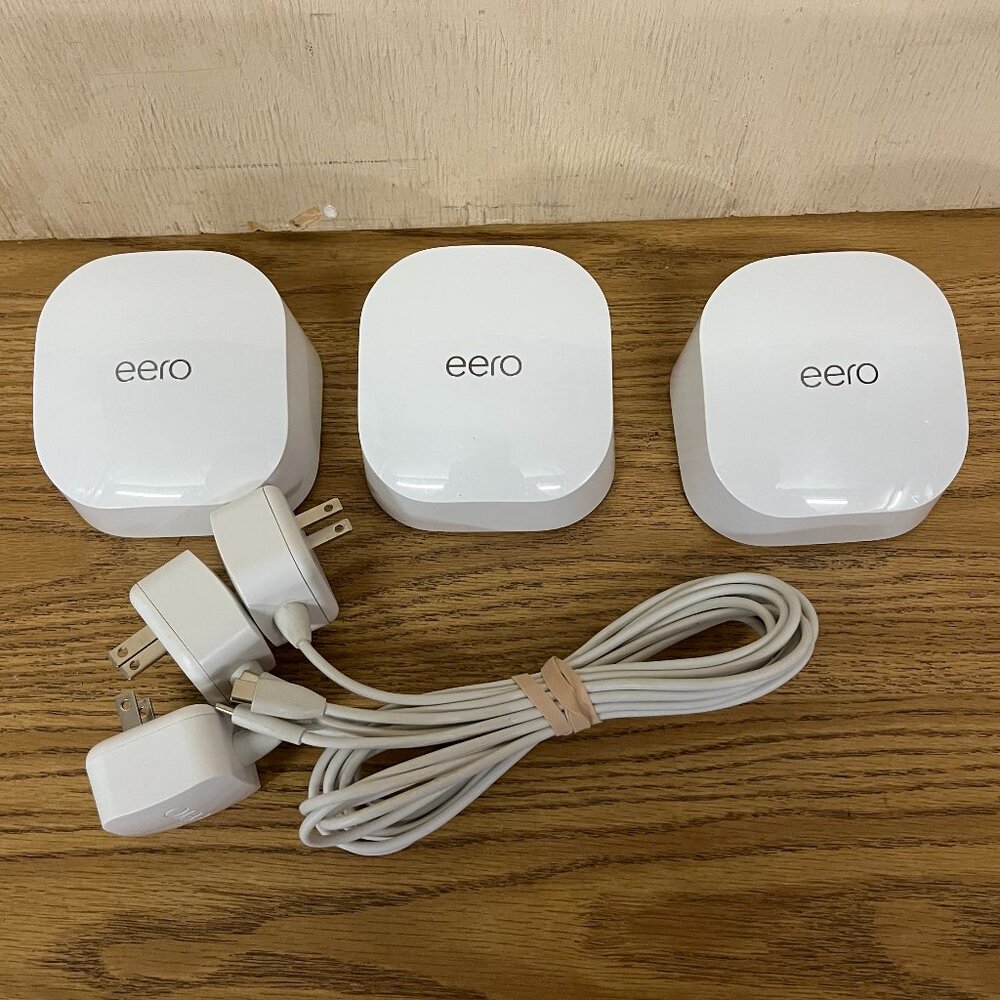 Eero 6 N010001 & Q010001 Router/Extender Combo 3-pack (1 Router + 2 Extenders)